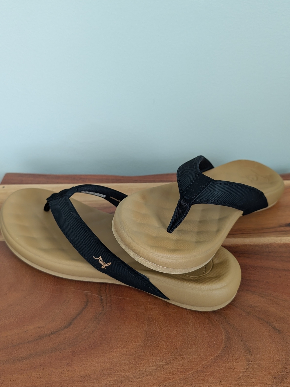 Reef Women's Black and Tan Cushion Flip-Flop Sandals - Size 7